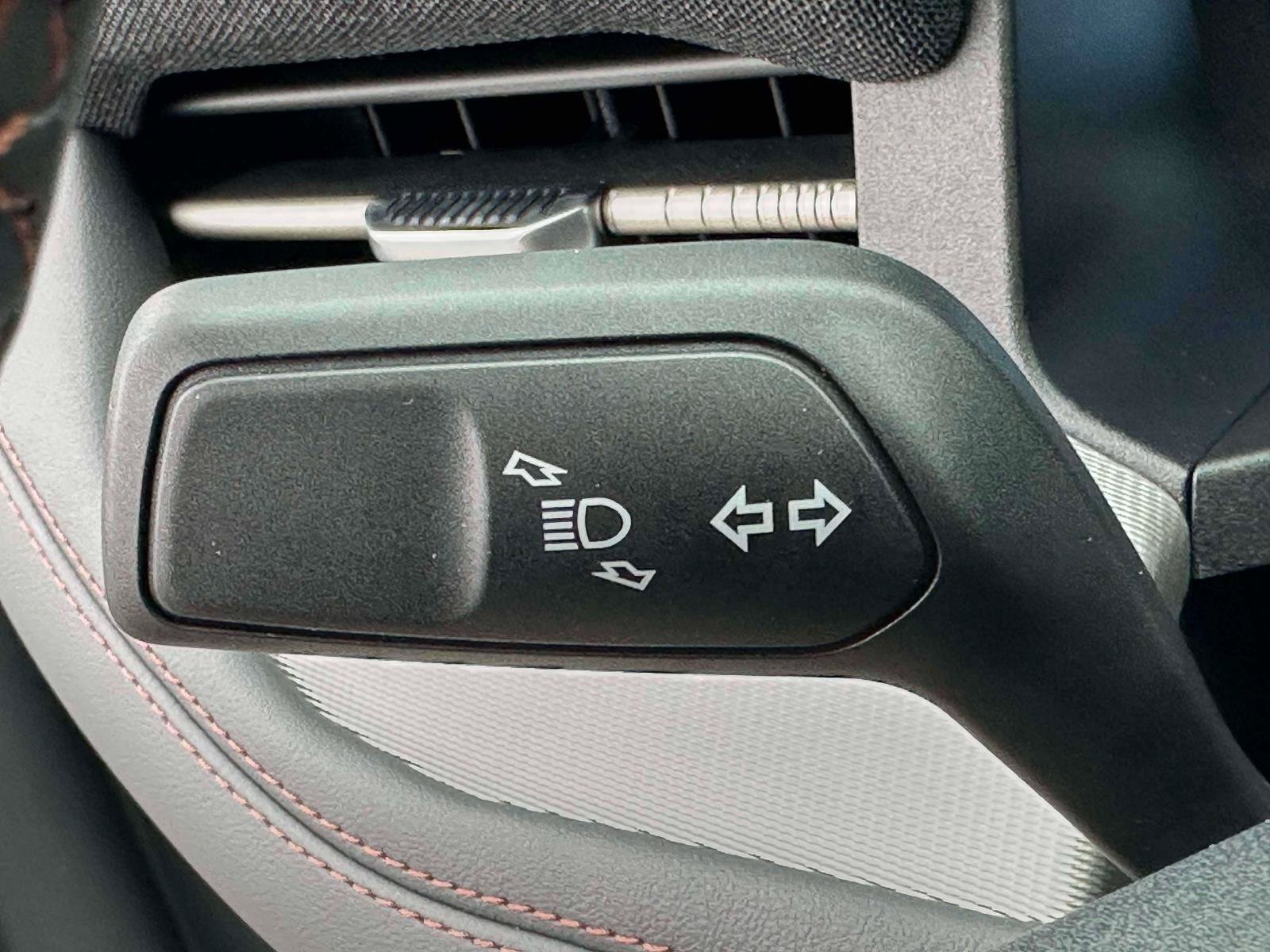 Certified 2025 Ford Explorer Active AWD/4WD image 24