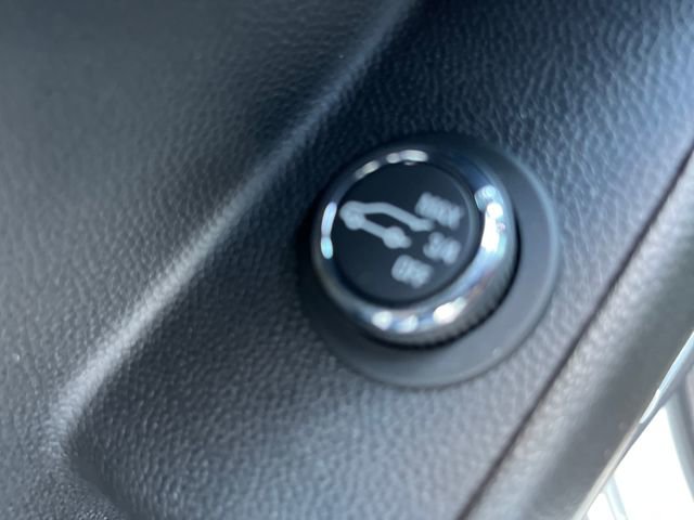 Used 2019 Chevrolet Traverse Premier w/ Driver Confidence II Package FWD image 28