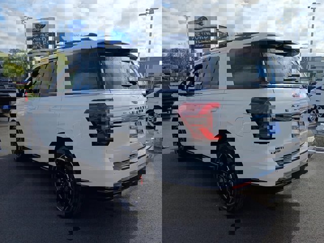 Certified 2024 Ford Expedition Limited image 2