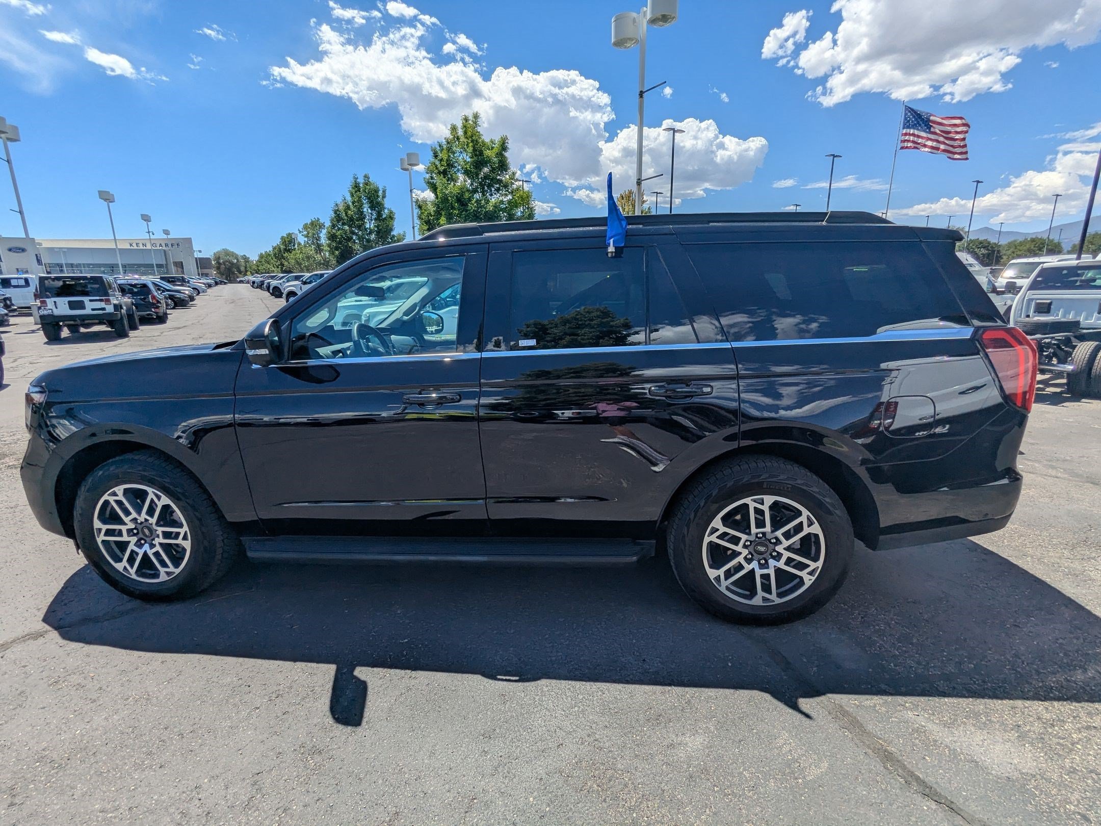 Certified 2025 Ford Expedition Active AWD/4WD image 10