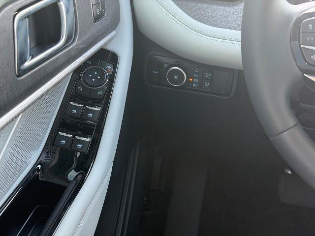 Certified 2026 Ford Explorer Platinum w/ LUX Leather Package AWD/4WD image 20