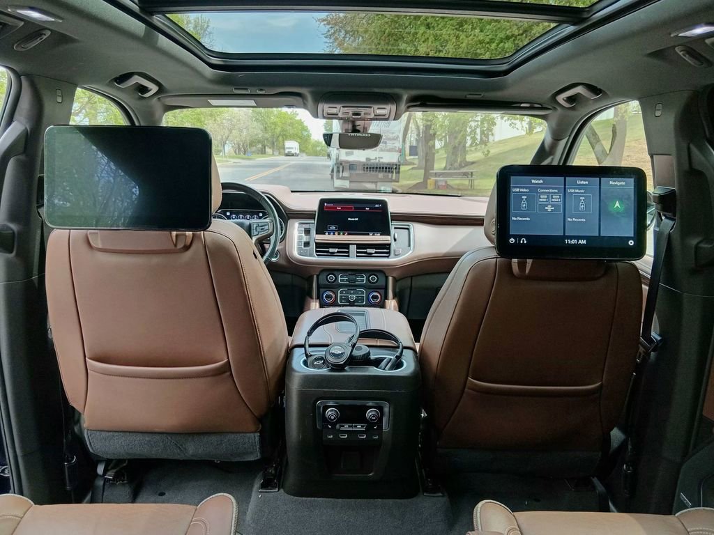 Used 2021 Chevrolet Suburban High Country image 14