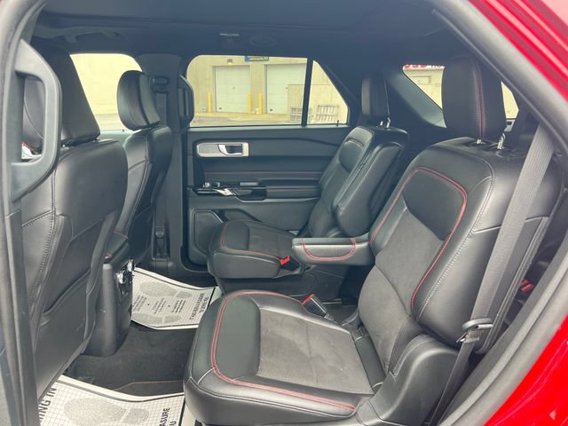 Certified 2024 Ford Explorer ST-Line w/ Class IV Trailer Tow Package AWD/4WD image 17