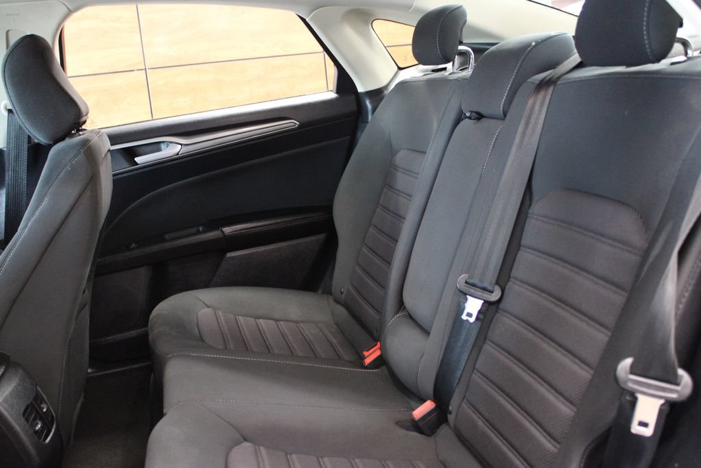 Certified 2020 Ford Fusion SE FWD image 31