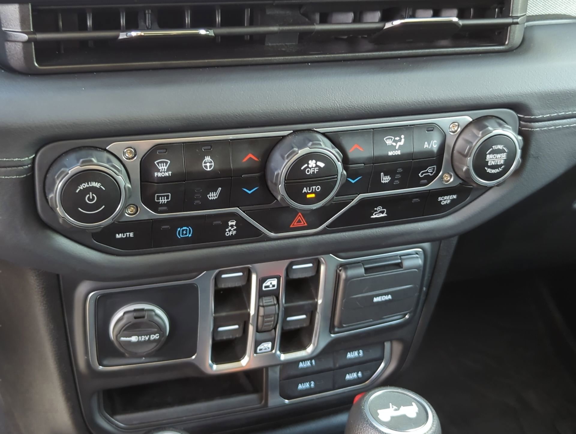 Used 2025 Jeep Wrangler Backcountry image 58