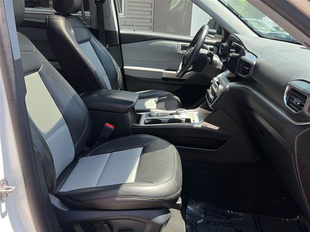 Certified 2022 Ford Explorer XLT w/ Equipment Group 202A AWD/4WD image 12