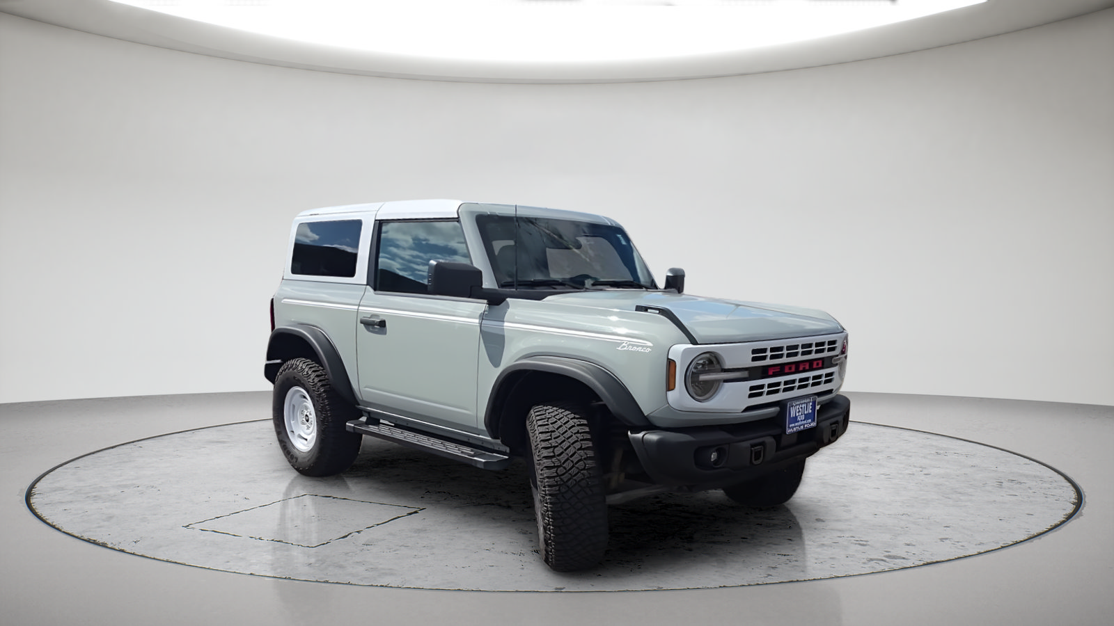 Certified 2024 Ford Bronco Heritage Edition AWD/4WD image 3
