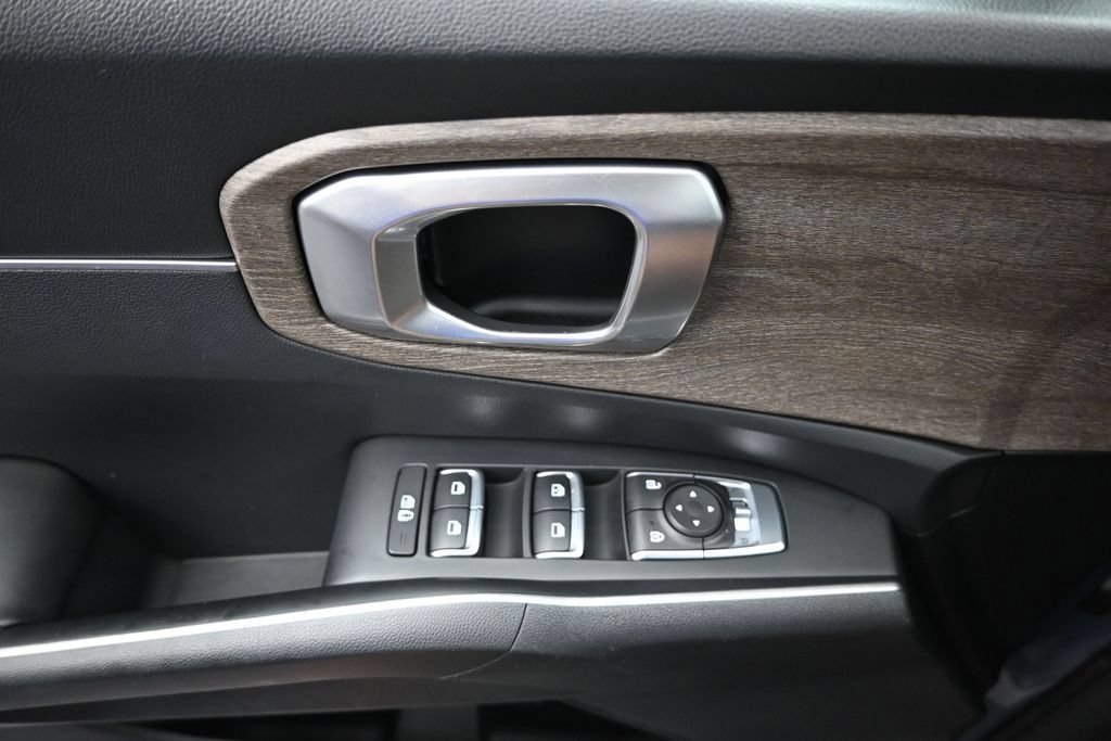 Used 2021 Kia Sorento EX FWD image 24