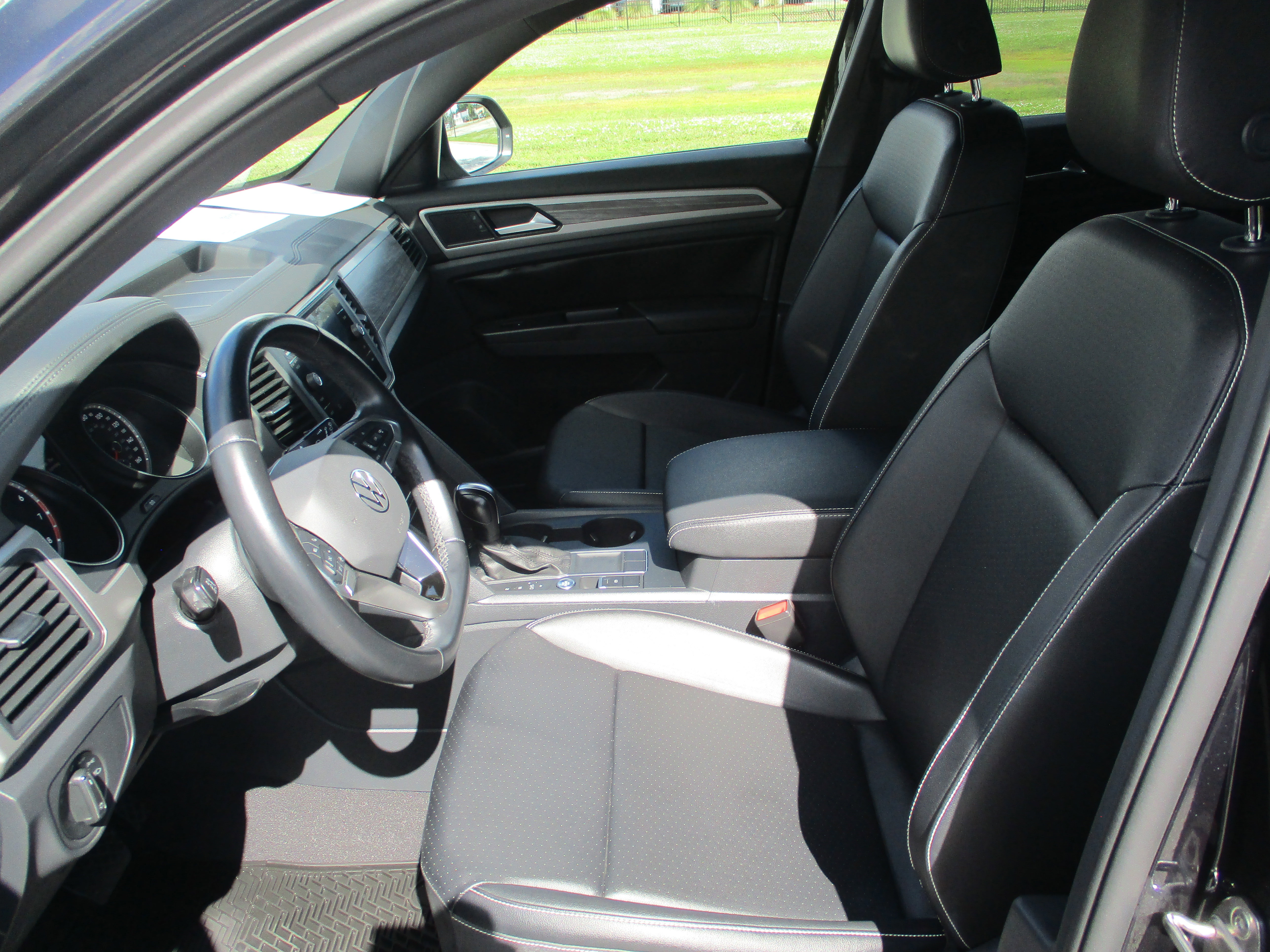 Used 2020 Volkswagen Atlas Cross Sport SE image 10