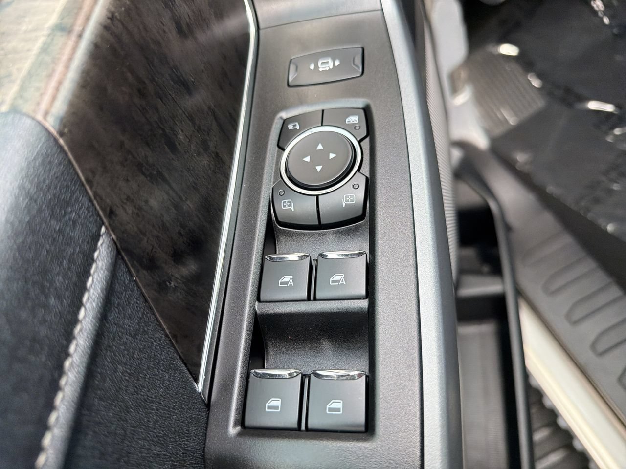 Certified 2024 Ford F250 Lariat w/ Lariat Ultimate Package AWD/4WD image 17