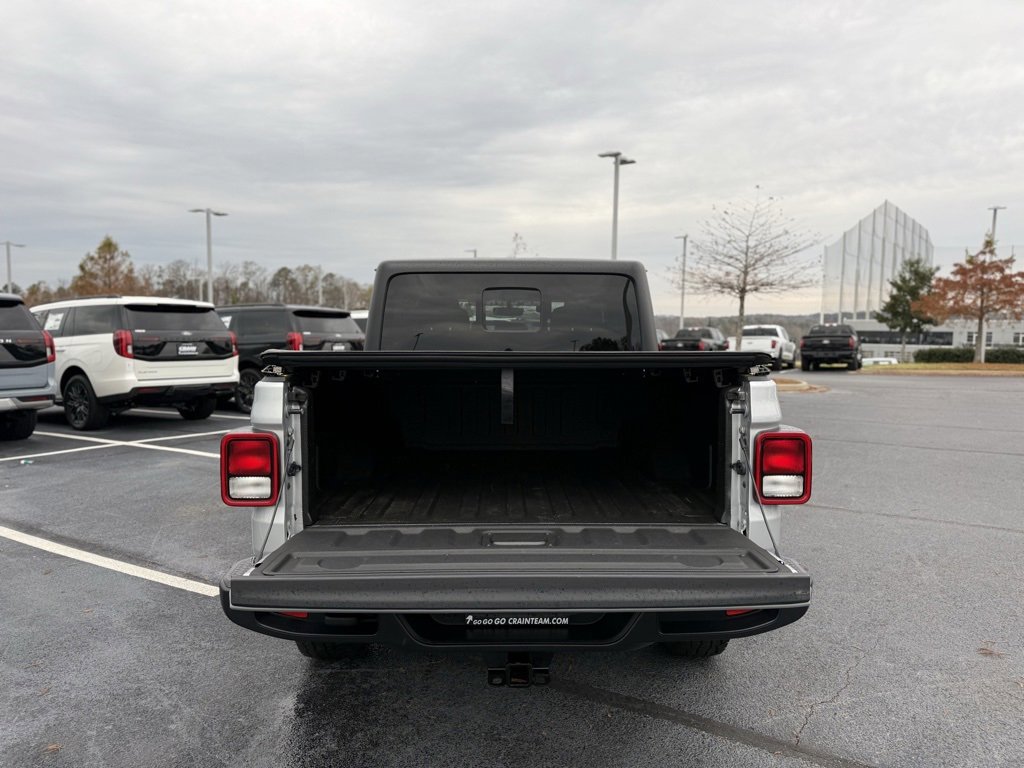 Used 2023 Jeep Gladiator Willys image 9