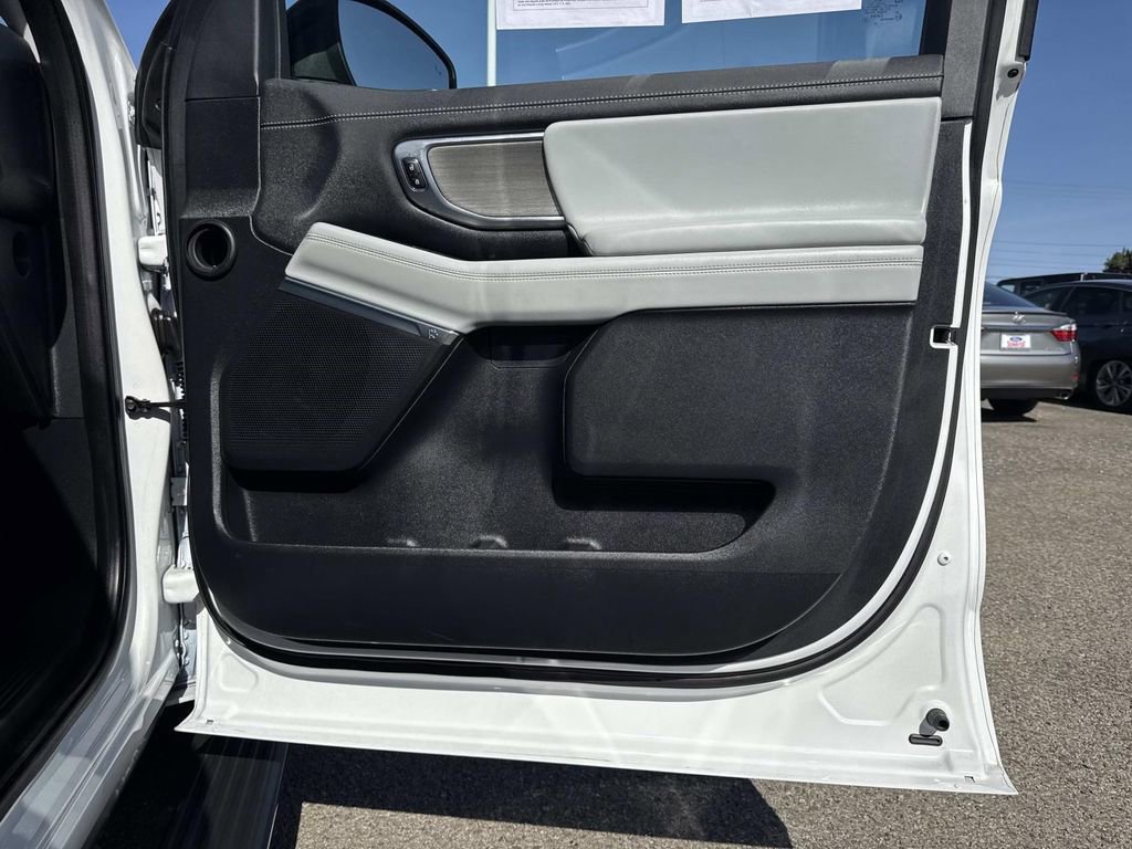 Certified 2025 Ford Expedition Max Platinum image 29