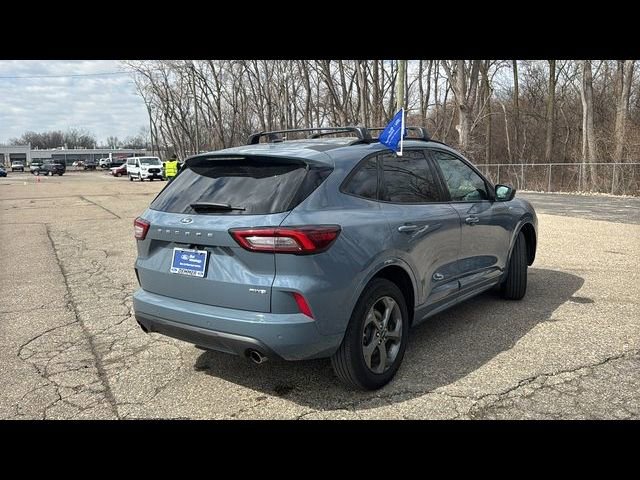 Certified 2023 Ford Escape ST-Line w/ Tech Pack #1 AWD/4WD image 4
