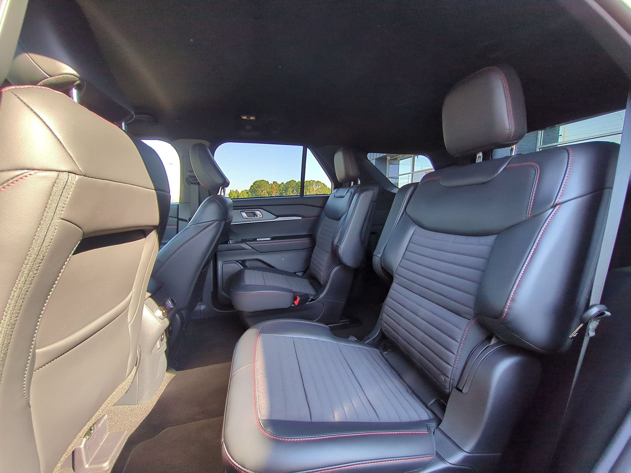 Certified 2026 Ford Explorer ST-Line RWD image 26