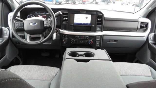 Certified 2025 Ford F250 XLT AWD/4WD image 2