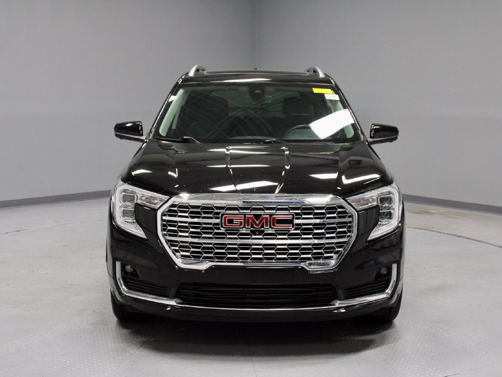 Used 2024 GMC Terrain Denali w/ Black Diamond Edition AWD/4WD image 6