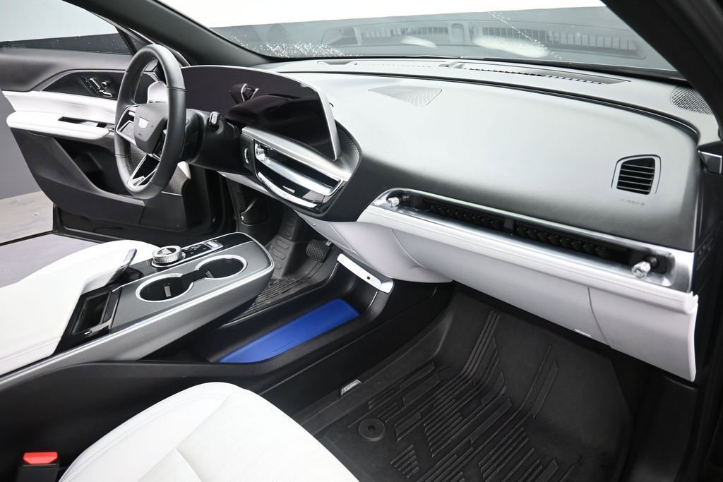 Used 2024 Cadillac Lyriq Luxury w/ LPO, Floor Liner Package RWD image 16