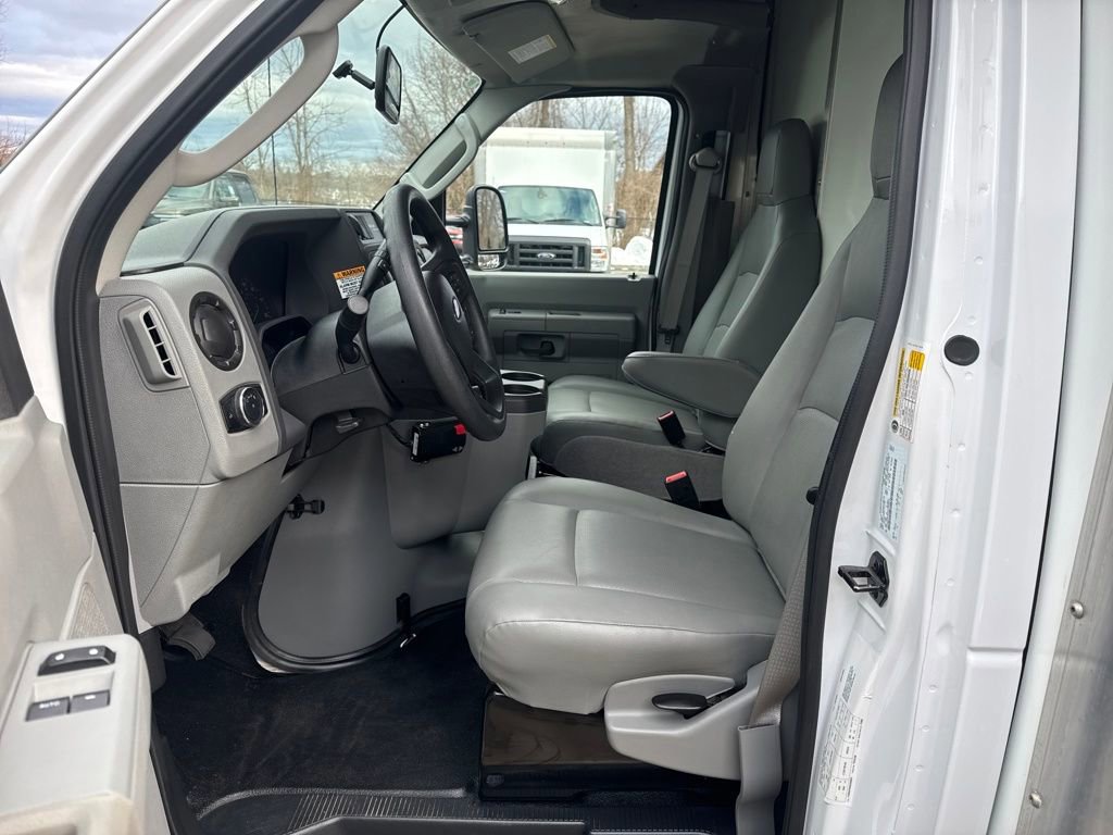 Certified 2025 Ford E-450 and Econoline 450 Super Duty w/ Power Equipment Group image 14