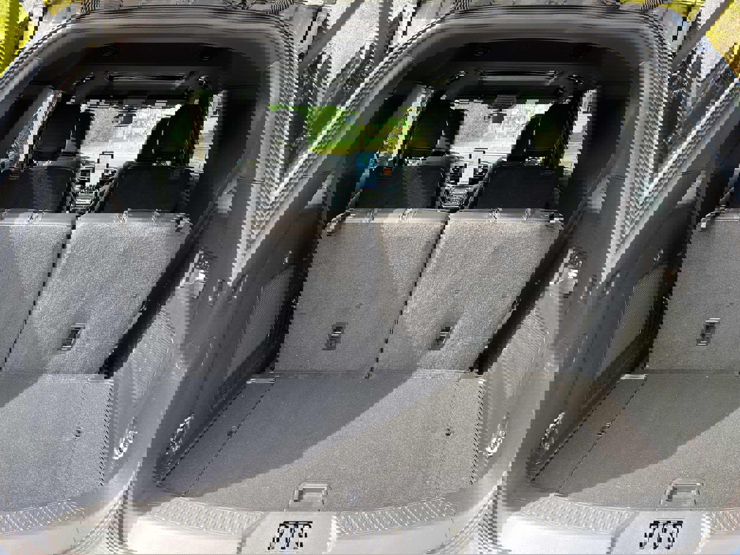 Certified 2024 Ford Explorer ST w/ Equipment Group 401A image 18