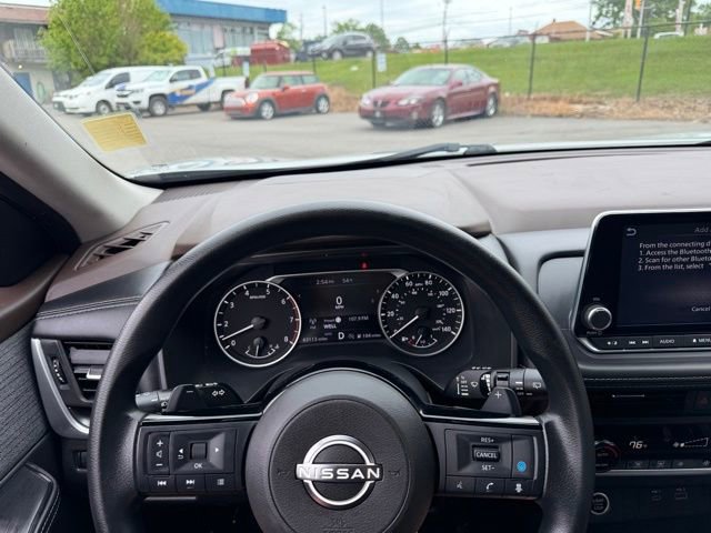 Used 2023 Nissan Rogue SV AWD/4WD image 16