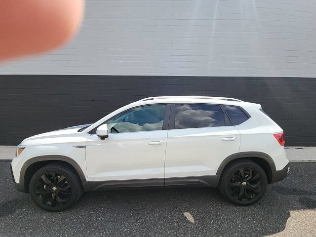 Used 2022 Volkswagen Taos SE AWD/4WD image 3