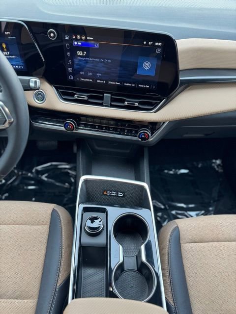 Used 2025 Chevrolet Equinox ACTIV image 17