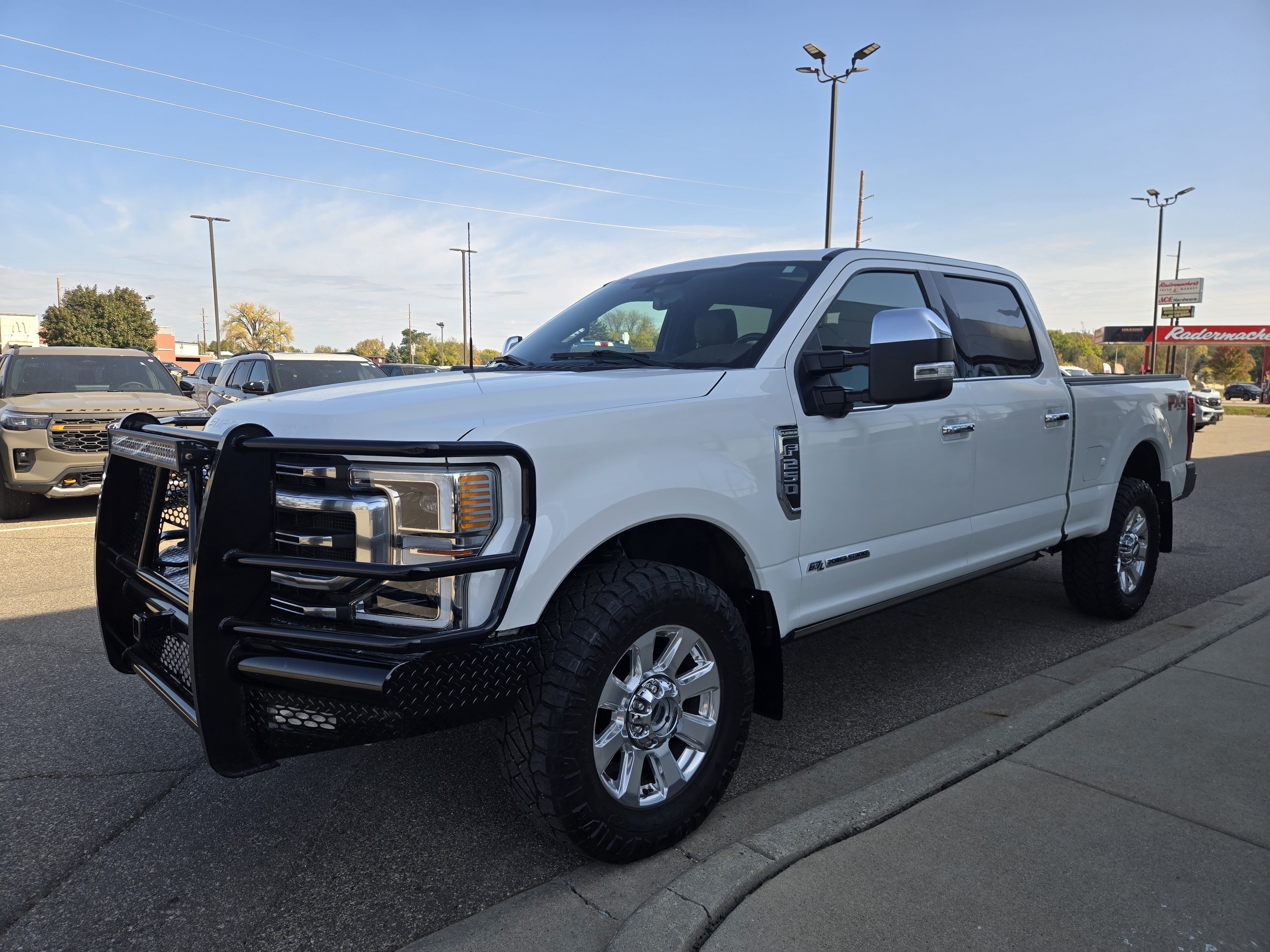 Certified 2022 Ford F250 Platinum w/ FX4 Off-Road Package AWD/4WD image 17