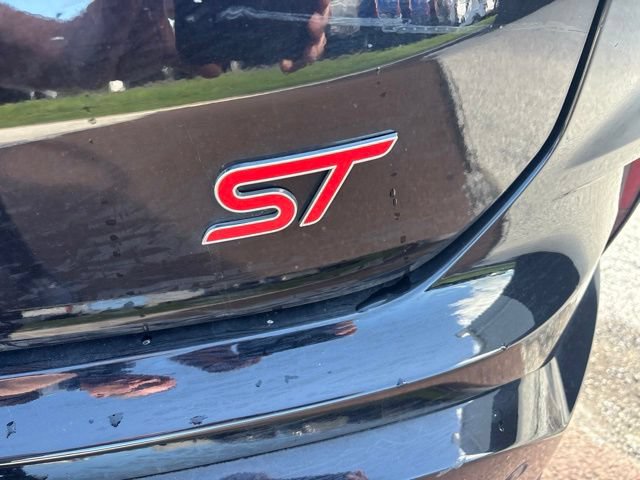 Certified 2019 Ford Edge ST w/ Cold Weather Package AWD/4WD image 26