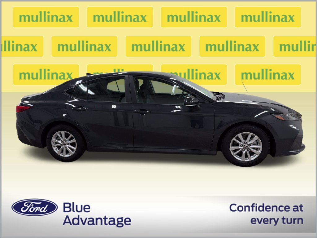 Used 2025 Toyota Camry LE FWD image 2