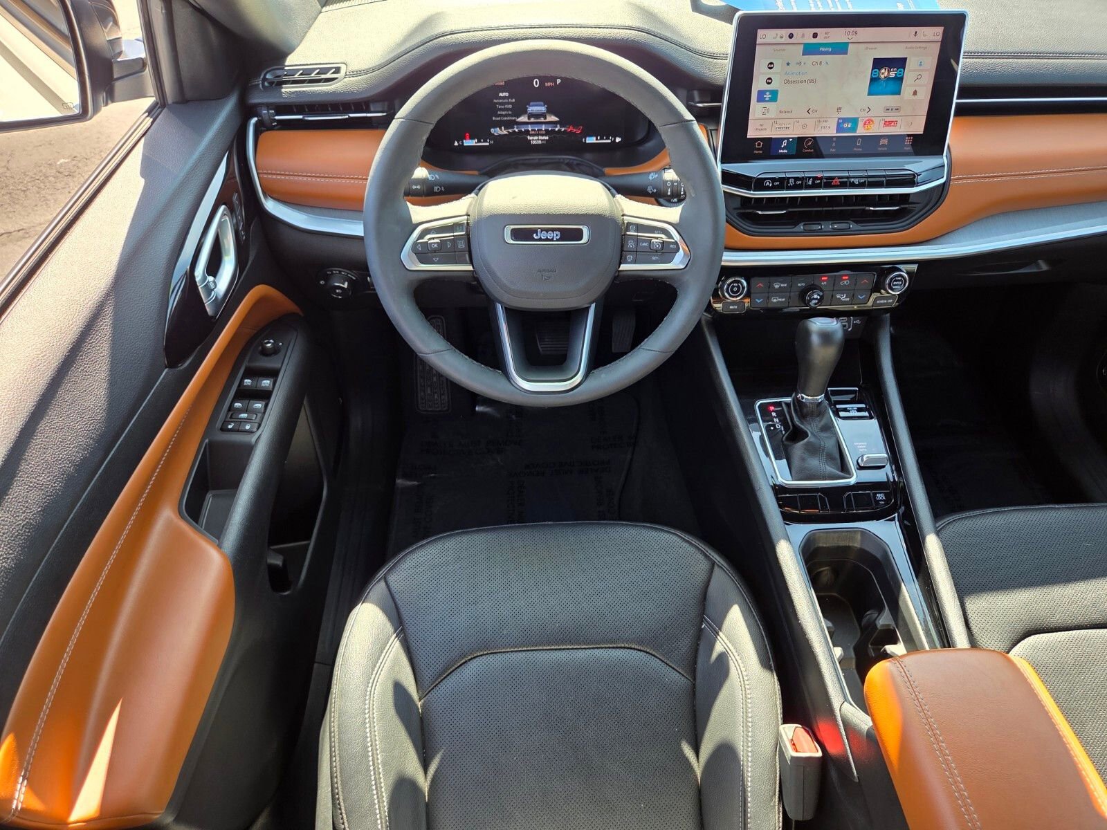 Used 2025 Jeep Compass Limited w/ Elite Group image 12