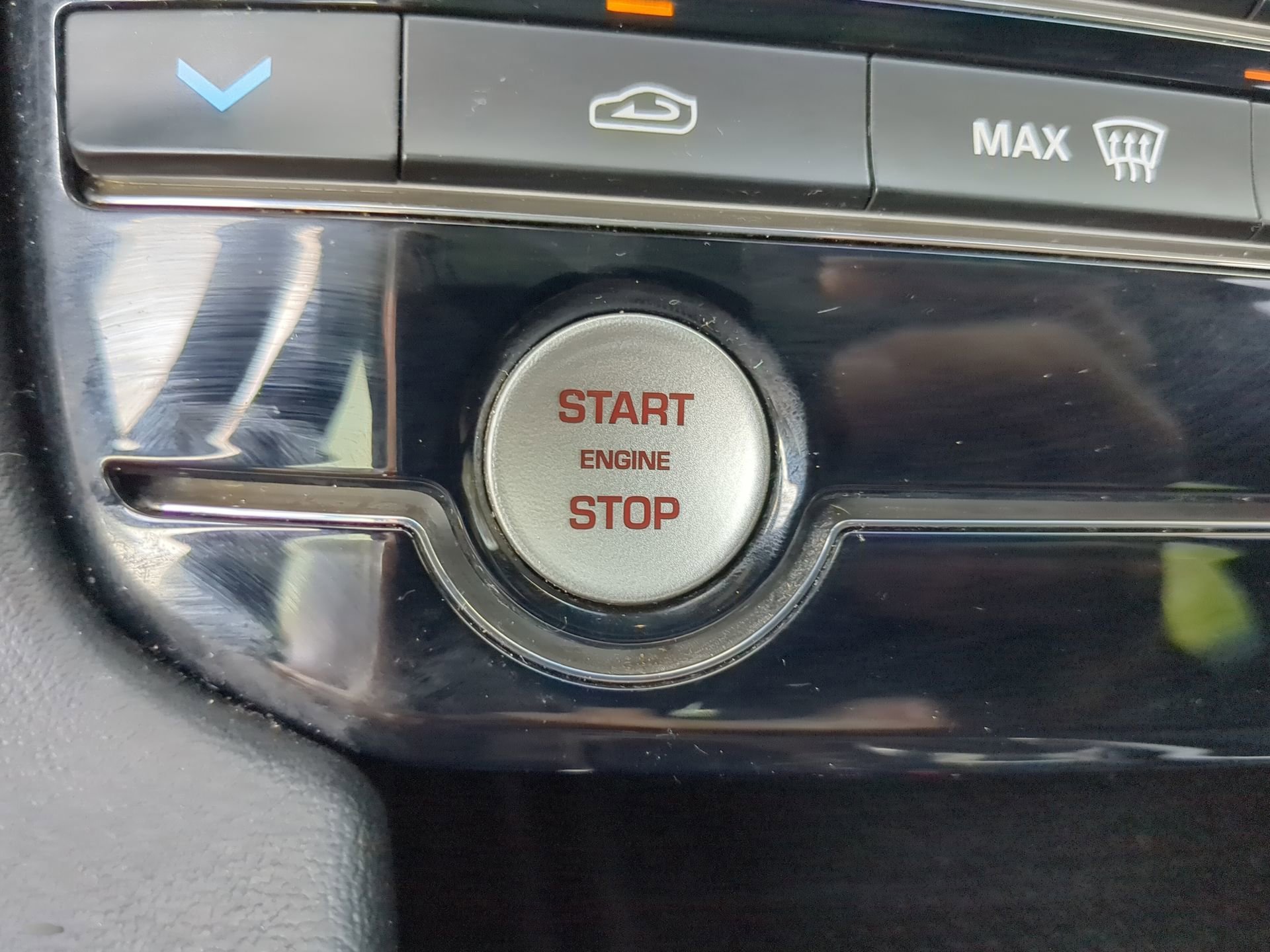 Used 2019 Jaguar F-PACE S image 60