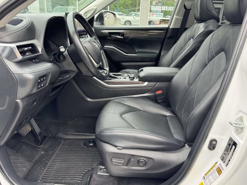 Used 2023 Toyota Highlander Platinum AWD/4WD image 21