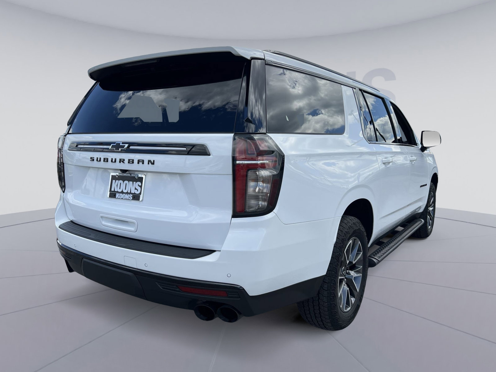 Used 2023 Chevrolet Suburban Z71 w/ Z71 Off-Road Package AWD/4WD image 16