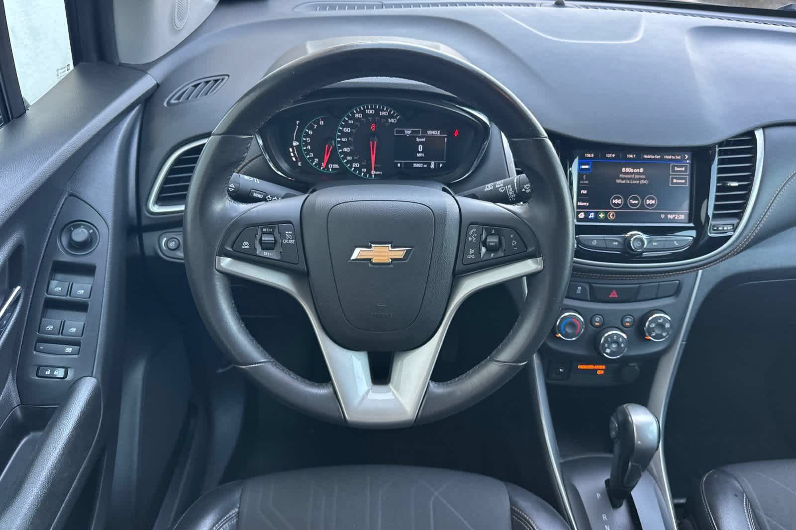 Used 2022 Chevrolet Trax LT w/ LT Convenience Package AWD/4WD image 14