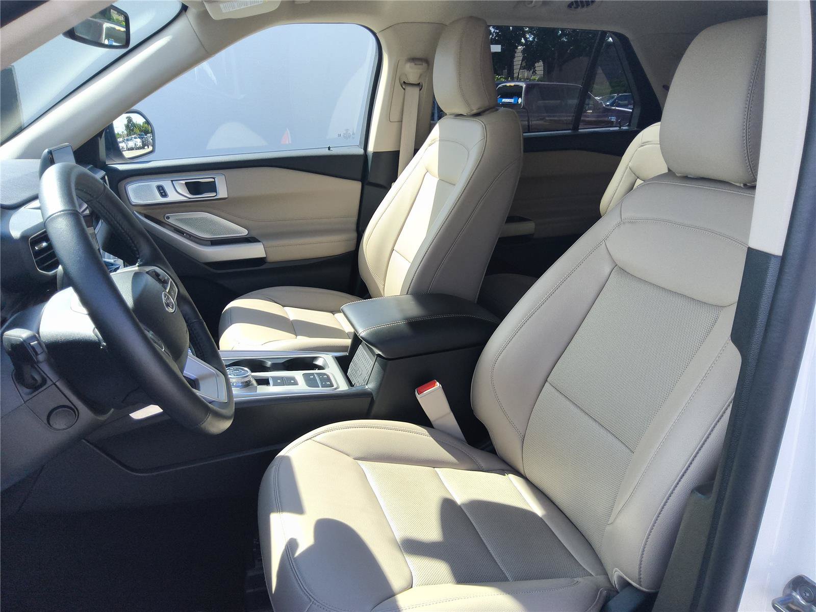 Certified 2023 Ford Explorer Limited w/ Limited Technology Package RWD image 14