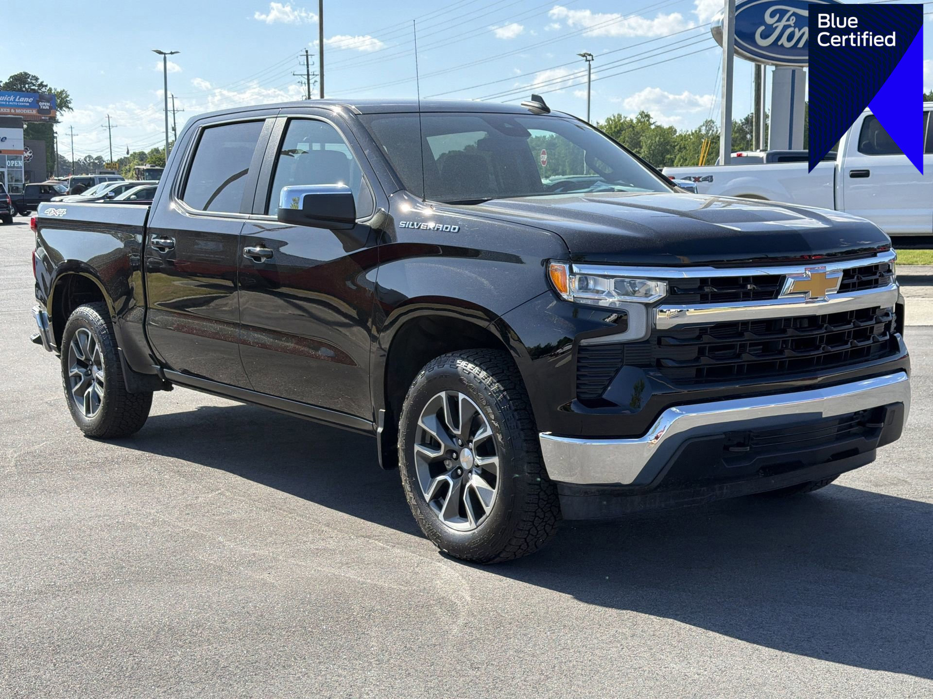 Used 2024 Chevrolet Silverado 1500 LT image 1