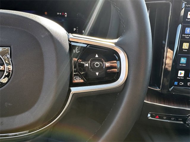 Used 2024 Volvo XC60 B5 Plus image 29