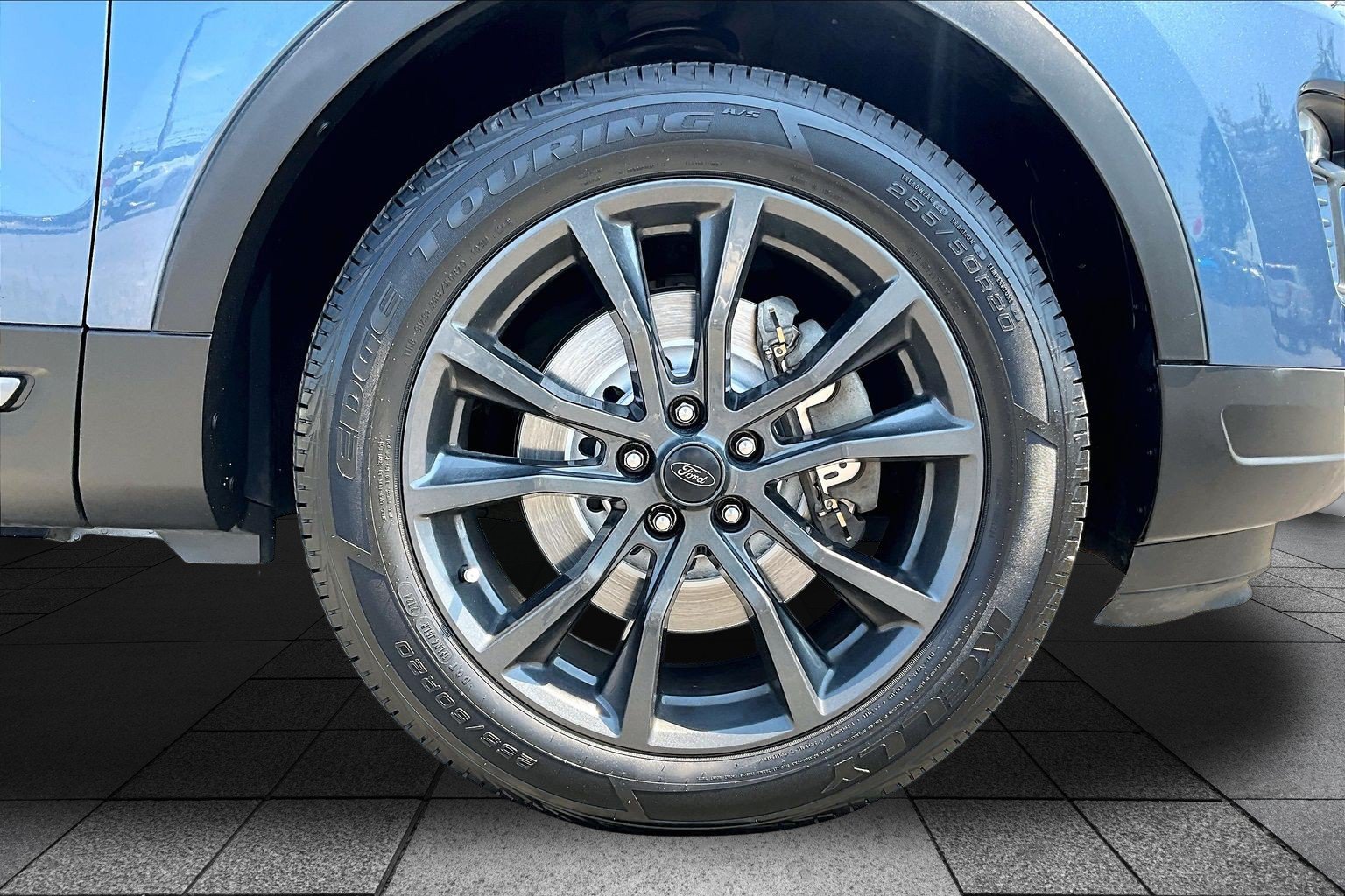 Certified 2018 Ford Explorer XLT w/ Equipment Group 202A AWD/4WD image 8