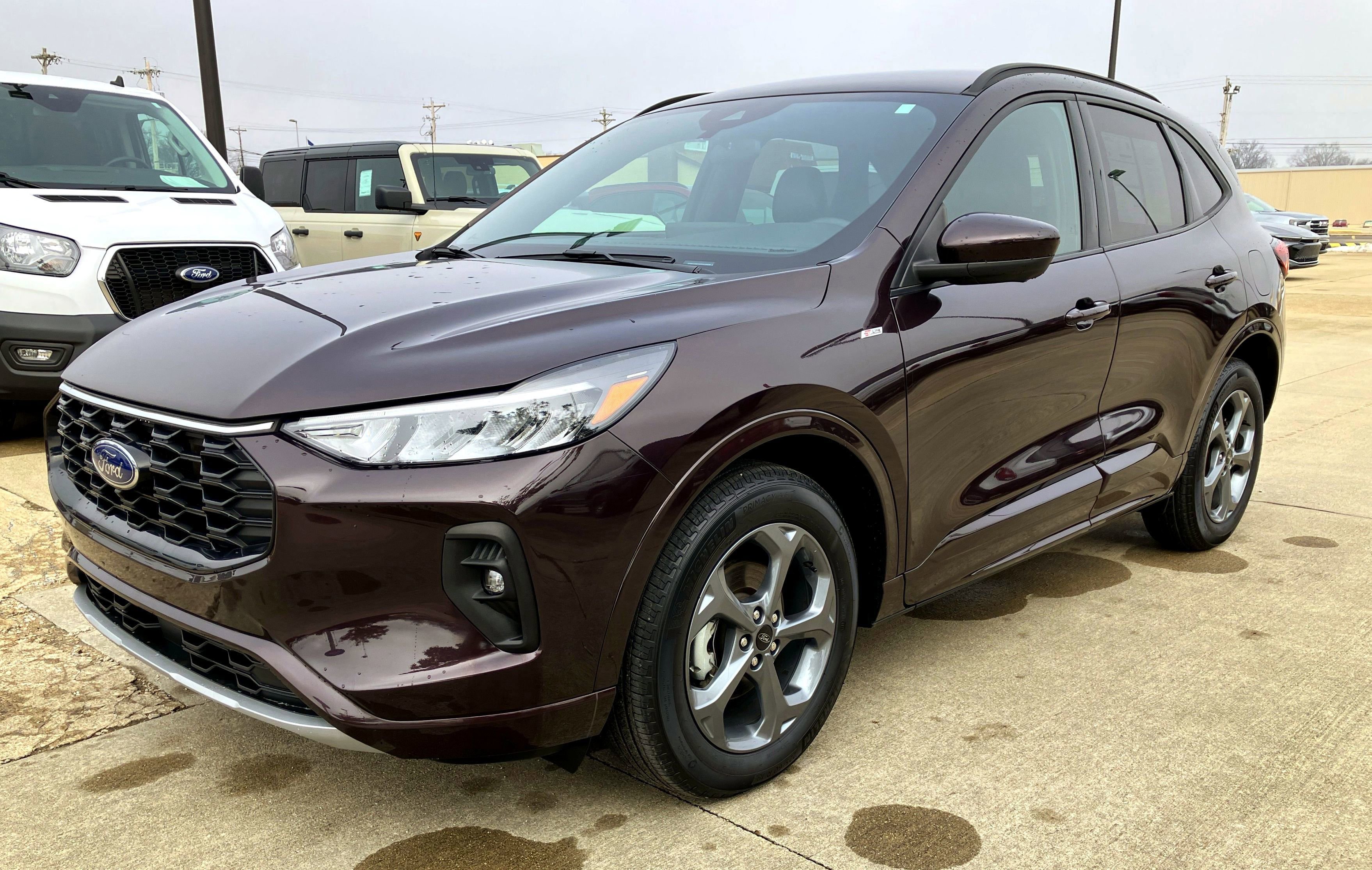 Certified 2023 Ford Escape ST-Line Select w/ Tech Pack #2 image 2