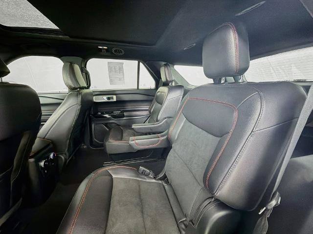 Certified 2024 Ford Explorer ST-Line w/ Class IV Trailer Tow Package AWD/4WD image 26