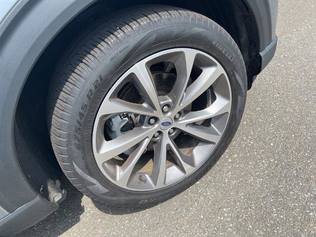 Certified 2025 Ford Explorer Platinum w/ Ultimate Package image 12