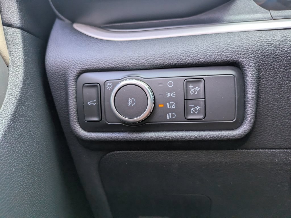 Certified 2020 Ford Explorer XLT w/ Equipment Group 202A RWD image 29