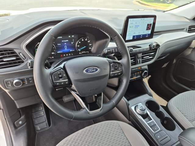 Certified 2022 Ford Escape SE w/ SE Sport Appearance Package FWD image 17