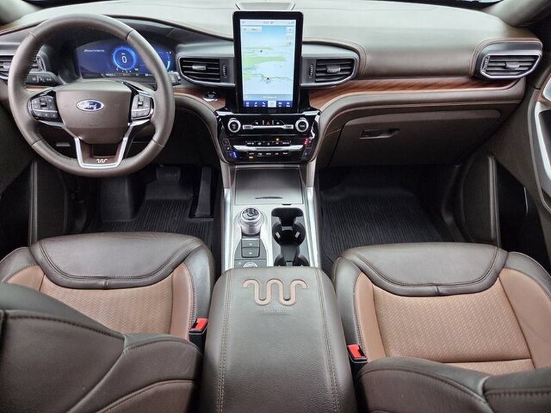 Certified 2023 Ford Explorer King Ranch w/ Technology Package AWD/4WD image 17