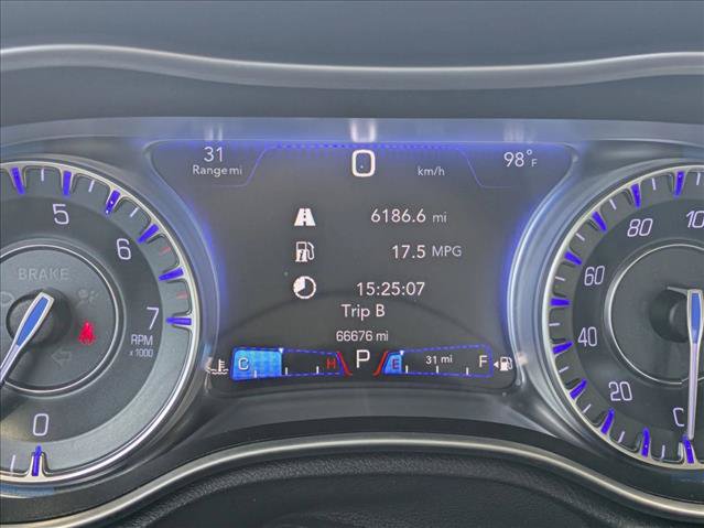 Used 2018 Chrysler 300 Touring L RWD image 11