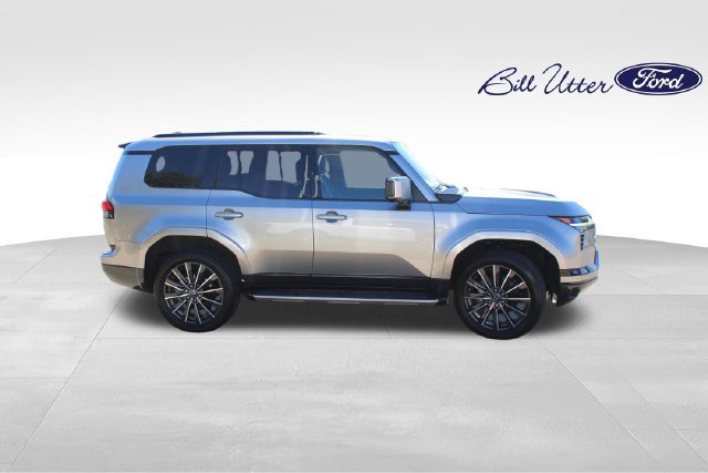 Used 2024 Lexus GX 550 w/ Accessory Package (Z1) AWD/4WD image 4