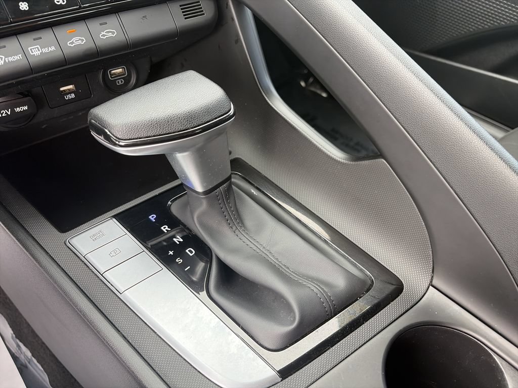 Used 2023 Hyundai Elantra SEL FWD image 26