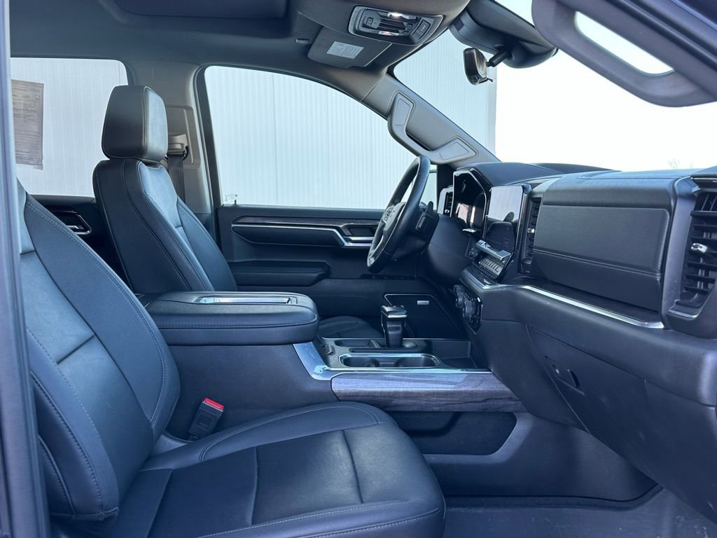 Used 2022 Chevrolet Silverado 1500 LTZ image 22