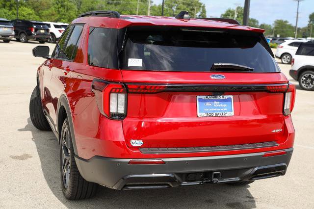 Certified 2025 Ford Explorer ST-Line w/ Premium Package AWD/4WD image 17