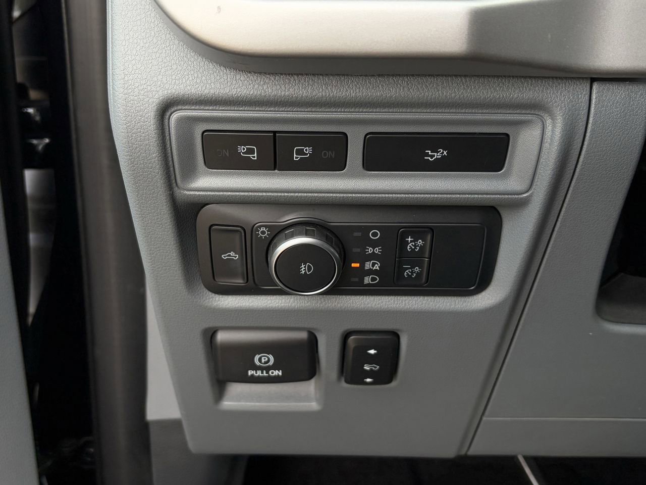 Certified 2022 Ford F150 XLT w/ Equipment Group 302A High image 25